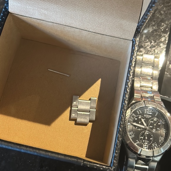 Guess Steel Watch - Guess Rush Day-Date Herrenuhr Quarz I90199G3 42 mm - Picture 9 of 11